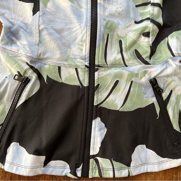 NWOT TA Tracy Anderson G.I.L.I. Zip Front Peplum Jacket Black Palm - Picture 8 of 11